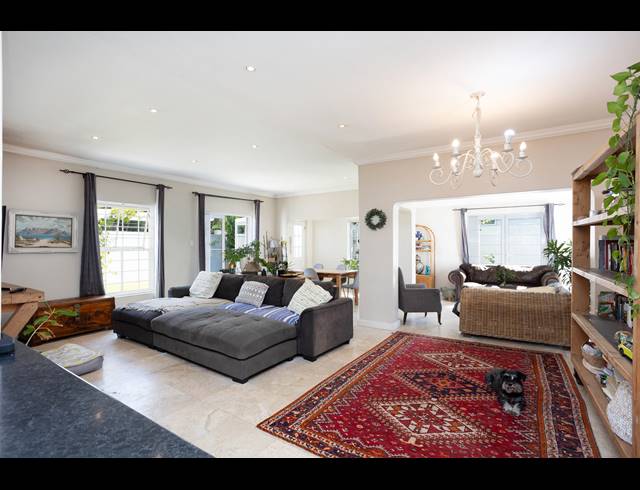 4 BEDROOM FREEHOLD FOR SALE IN RONDEBOSCH PARK ESTATE